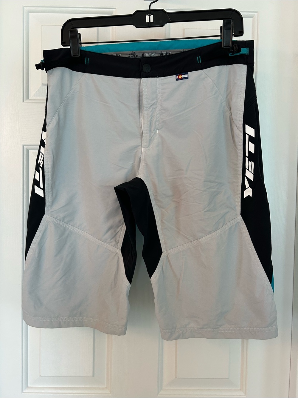 Yeti Cycles Men’s Light Gray and Black MTB Mountain Bike Performance Shorts